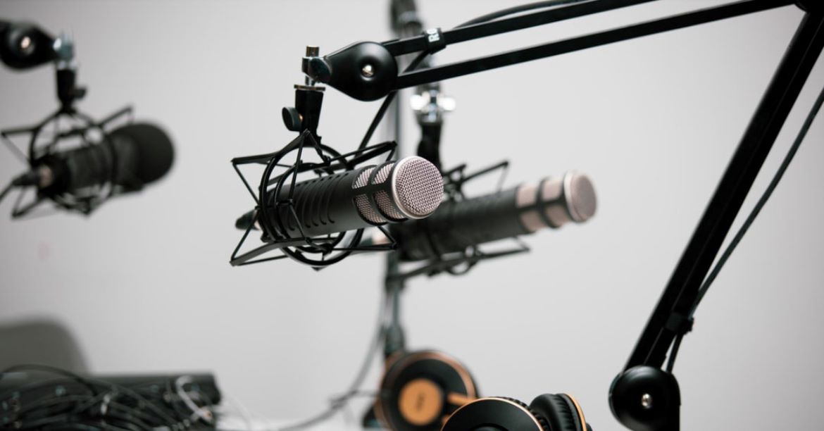 PUC Campinas abre inscrições para curso de Extensão em Podcast